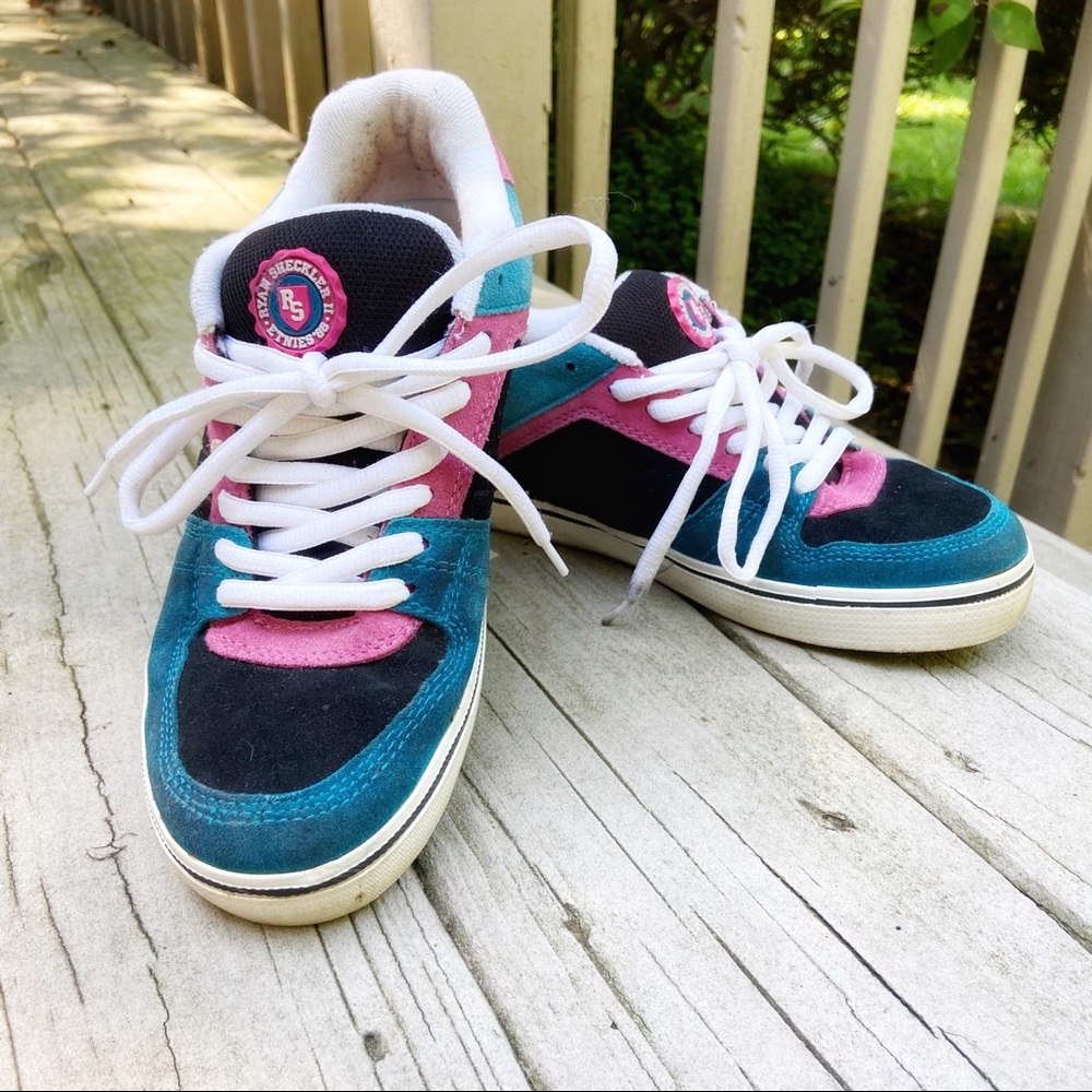 Ryan Scheckler 2 Etnies pink & blue skate sneakers